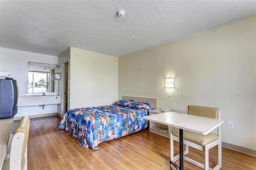 Hotel 6-north Palm Springs, Ca - North